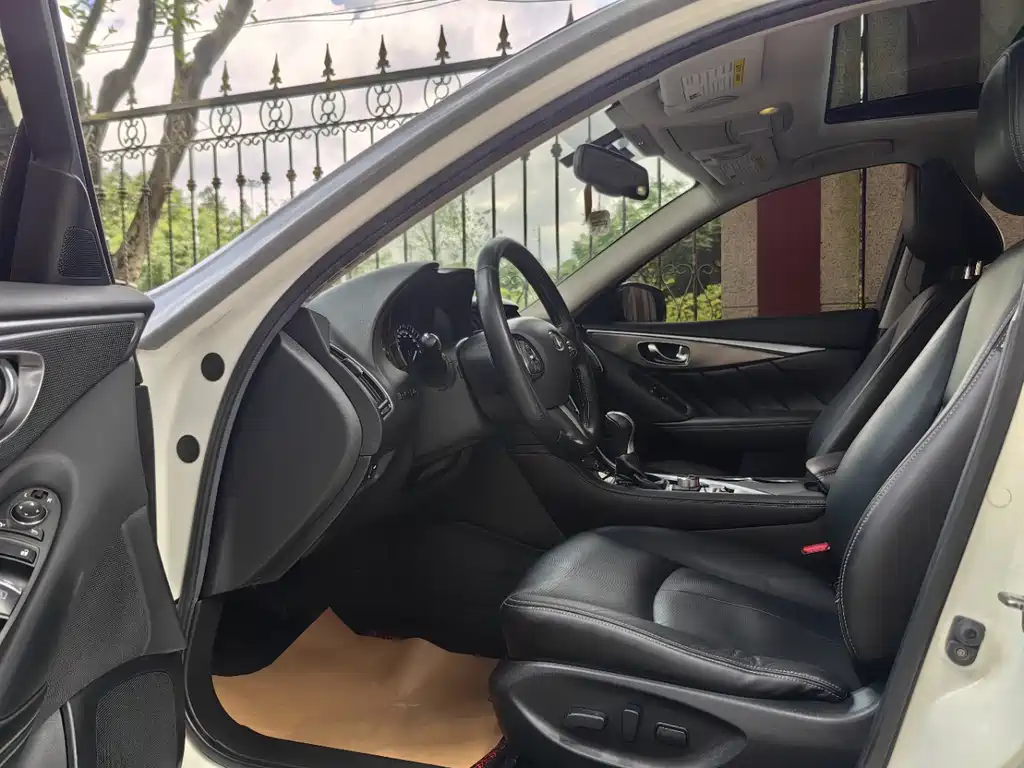 Infiniti Q50 L 2.0 T Joy