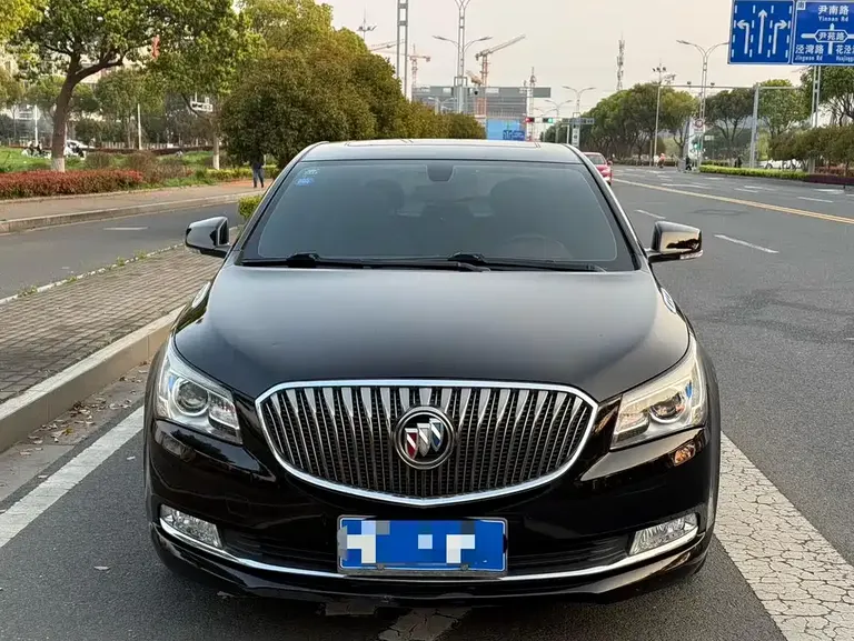 Buick LaCrosse 2.4 L SIDI Elite Comfort