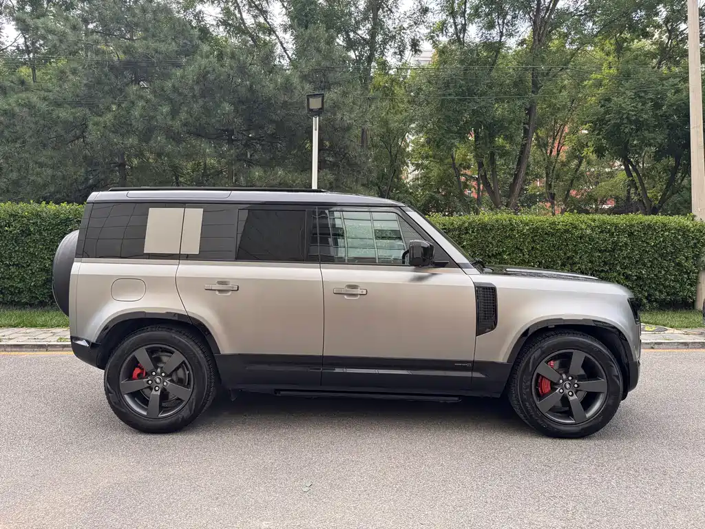 Land Rover Defender 110 3.0 T P400 X