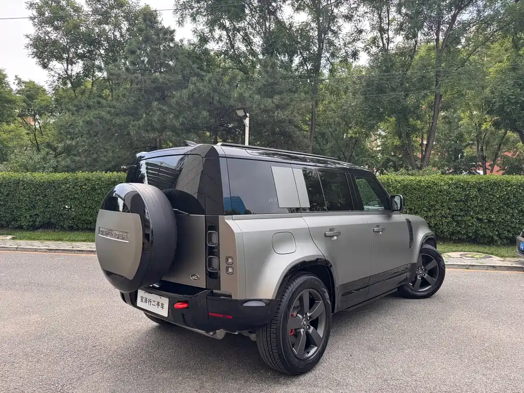 Land Rover Defender 110 3.0 T P400 X
