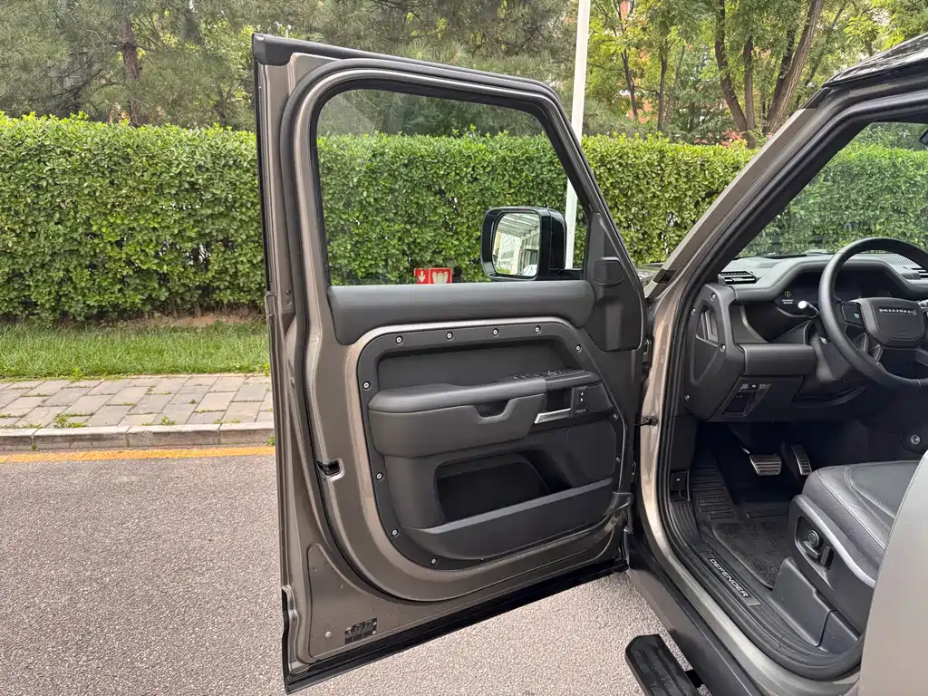 Land Rover Defender 110 3.0 T P400 X