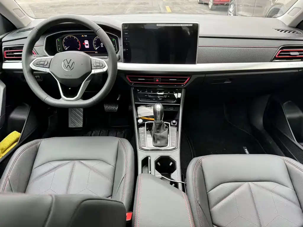 Lavida 300 TSI DSG Starry Sky Leading
