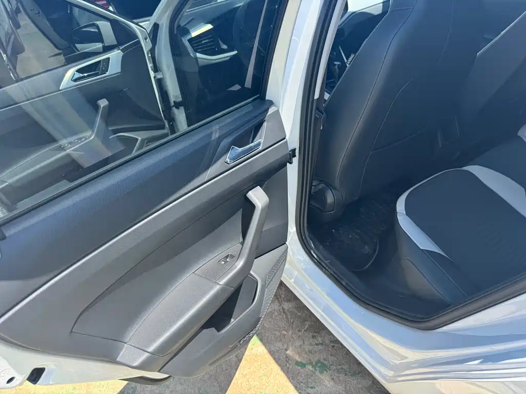 Polo Plus 1.5 L Auto Panoramic Pleasure