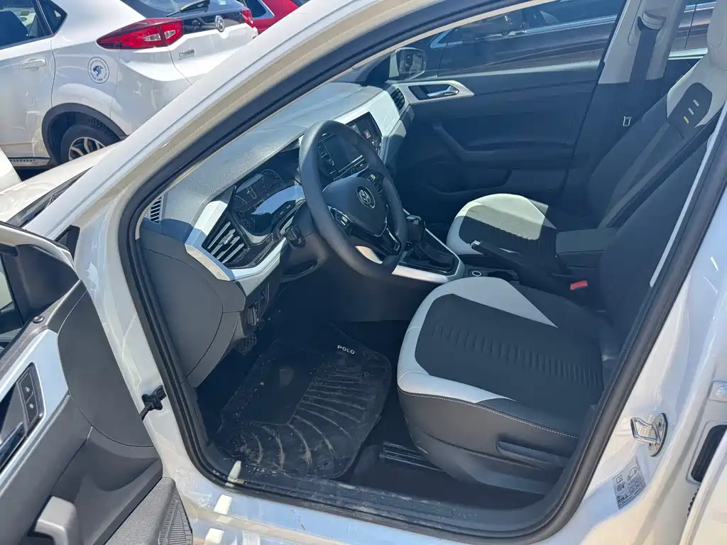 Polo Plus 1.5 L Auto Panoramic Pleasure