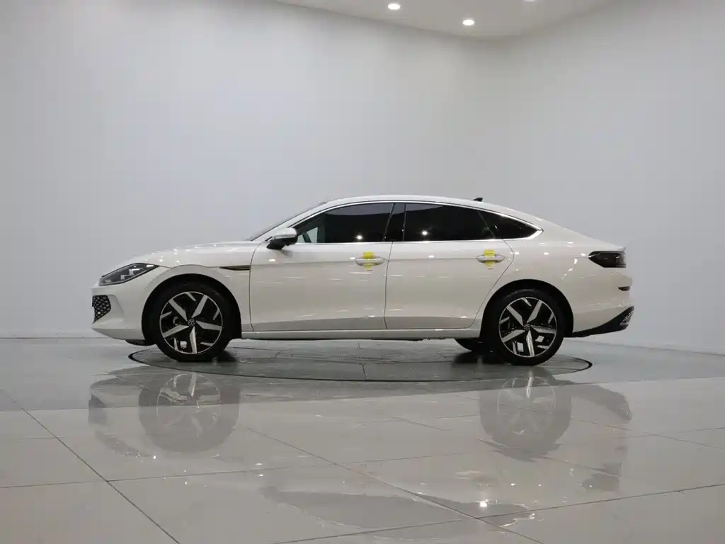 Lamando Lamando L 280 TSI DSG Spicy Cool