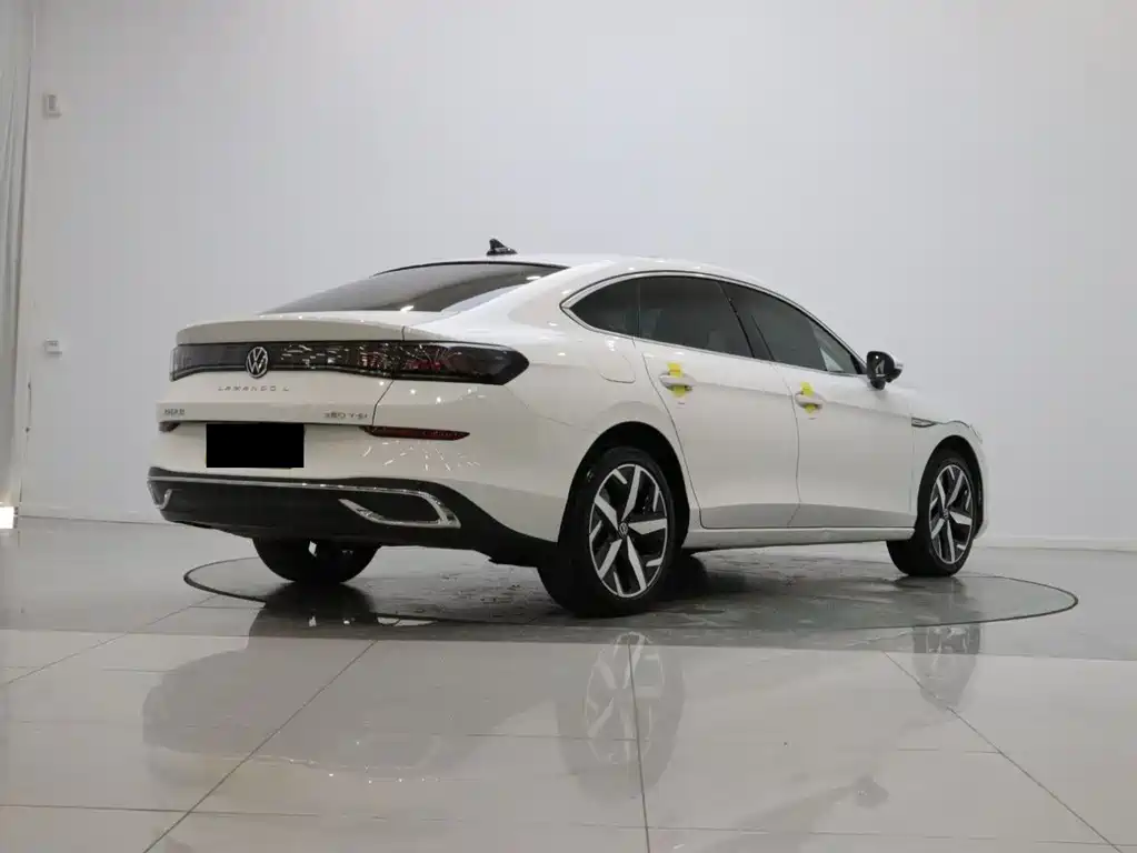 Lamando Lamando L 280 TSI DSG Spicy Cool