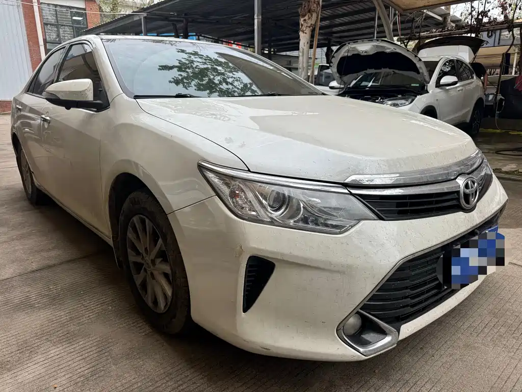 Camry 2.0 G 10 th Anniversary Commemorative Leading