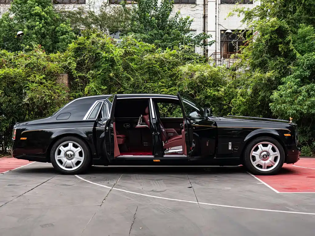 Phantom 6.7 L Extended EWB