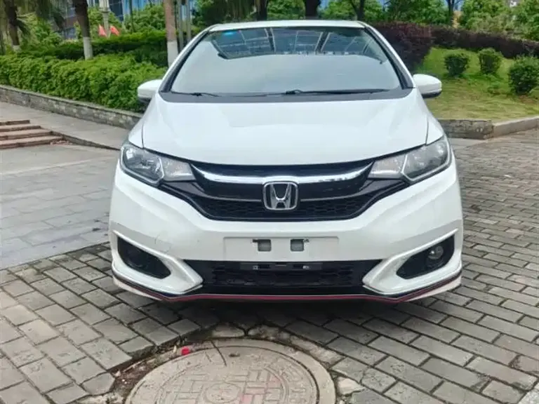 Honda Fit 1.5 L CVT Trend Sport +