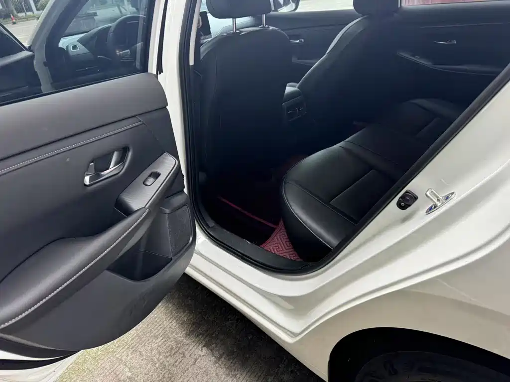Sylphy 1.6 L CVT Joy