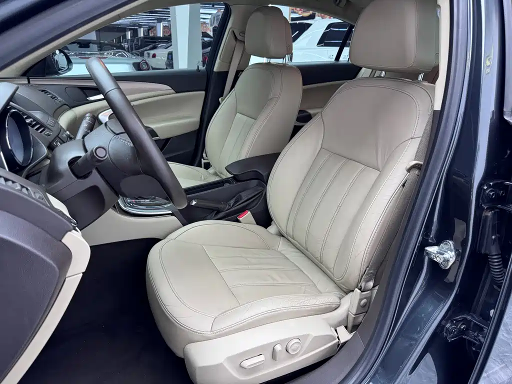 Regal 2.0 L Luxury