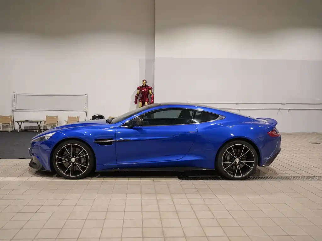 Vanquish Vanquish 2013款 6.0 L 标准型