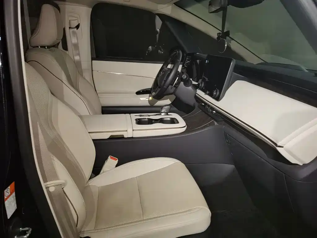 Lexus LM 350 h 7-seat Elegant