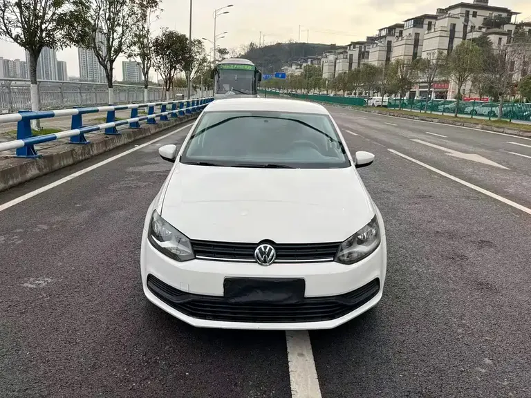 Volkswagen Polo 1.4 L Manual Style