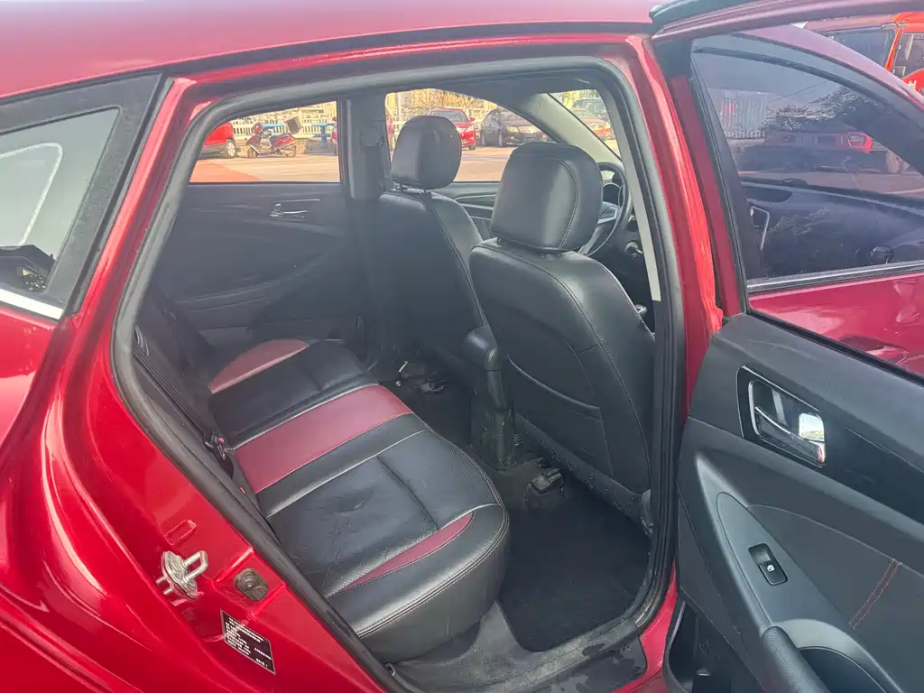 Eado XT 1.6 L Manual Handsome Cool CN-IV
