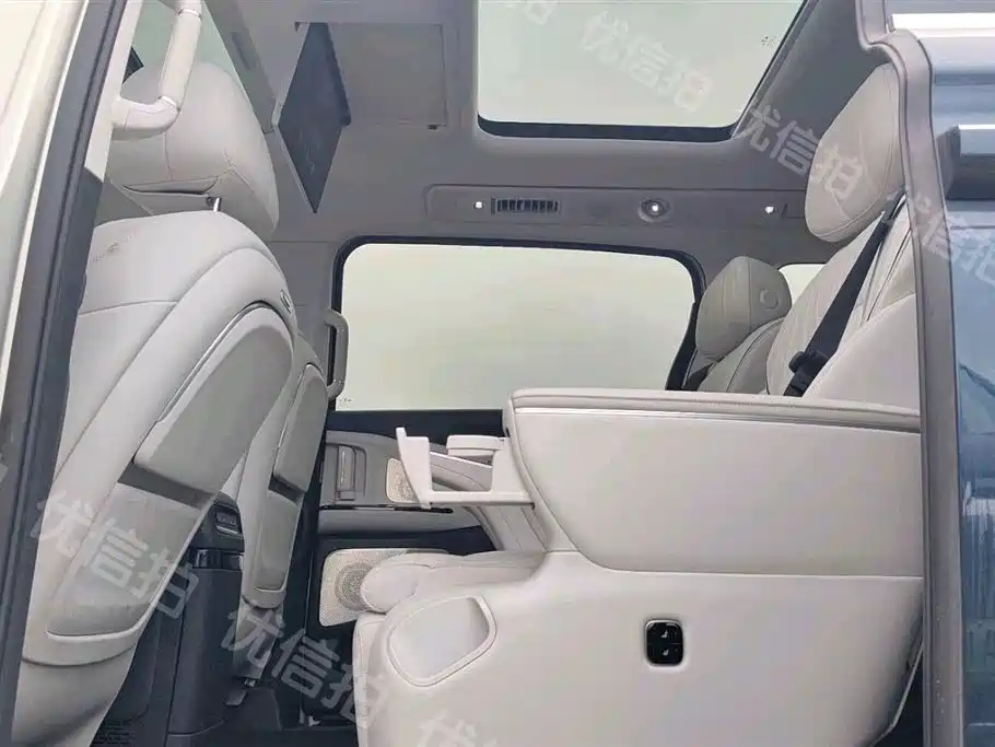 Voyah Dreamer PHEV 4 WD Flagship Qiankun