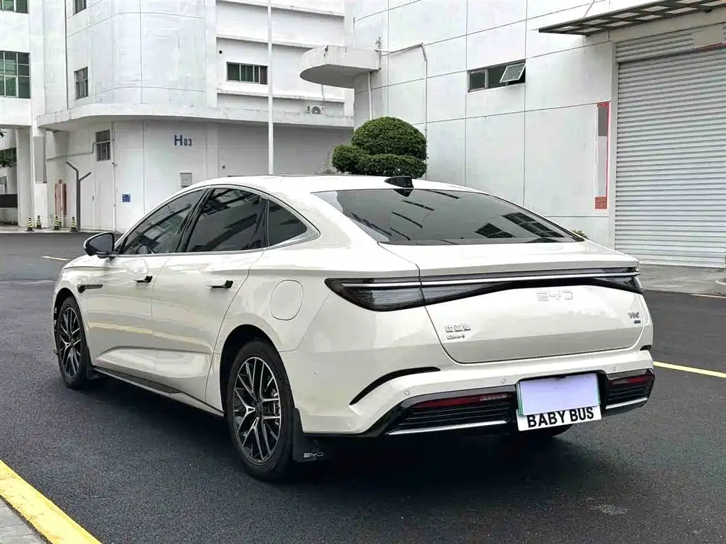 Seal 07 DM-i DM-i 1.5 L 125 km Luxury