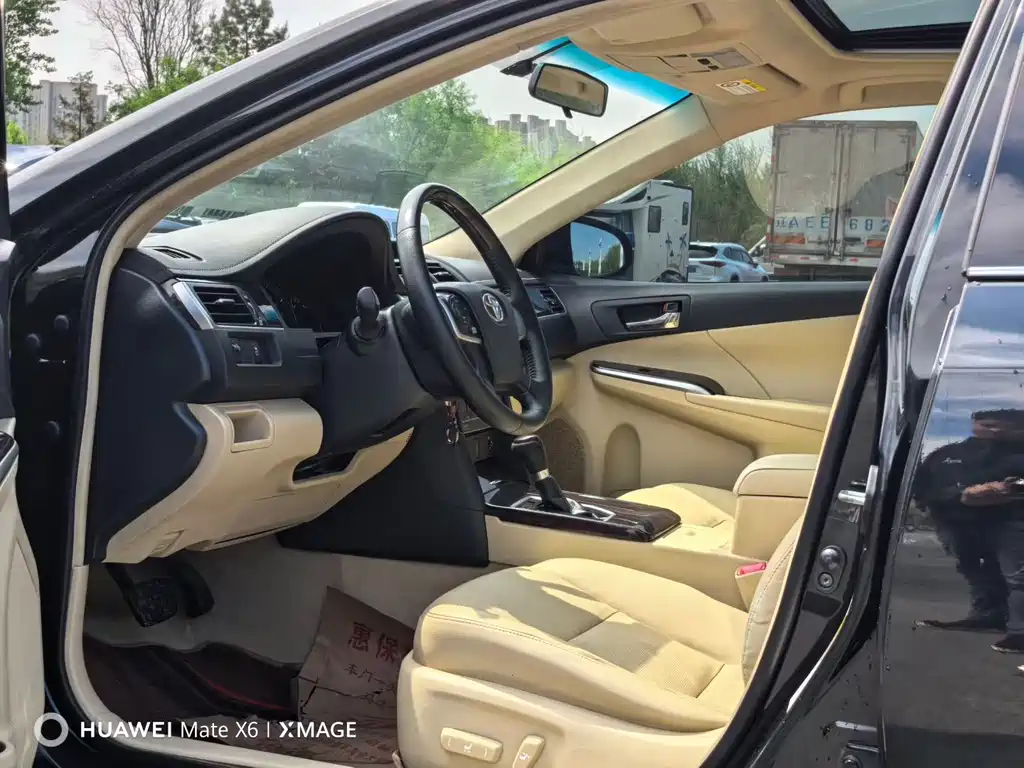 Camry 2.0 G 10 th Anniversary Commemorative Leading
