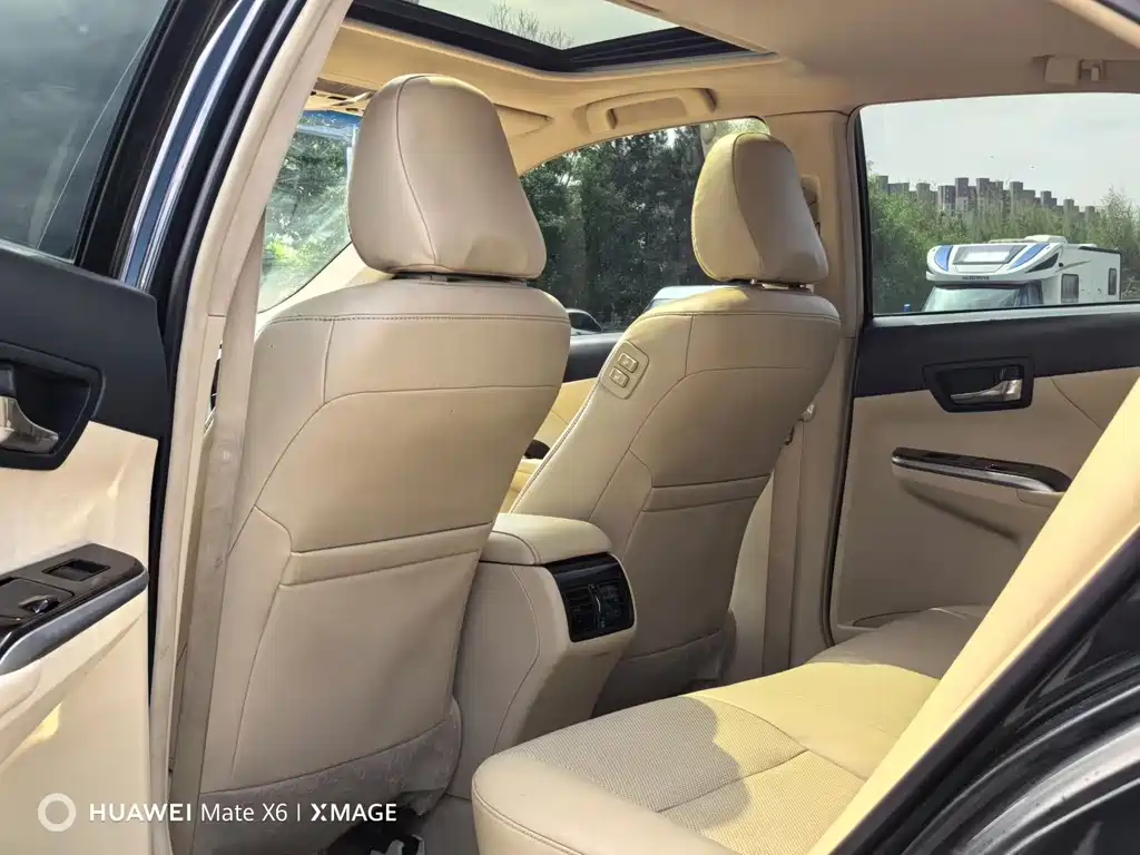 Camry 2.0 G 10 th Anniversary Commemorative Leading