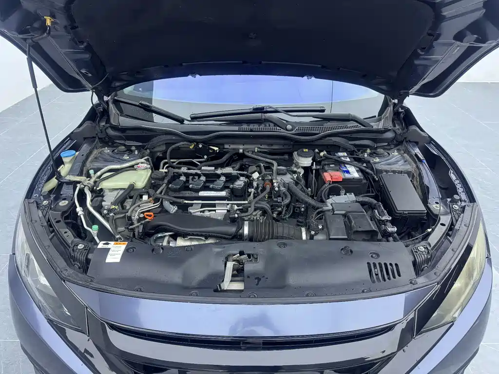 Civic 220 TURBO CVT Luxury