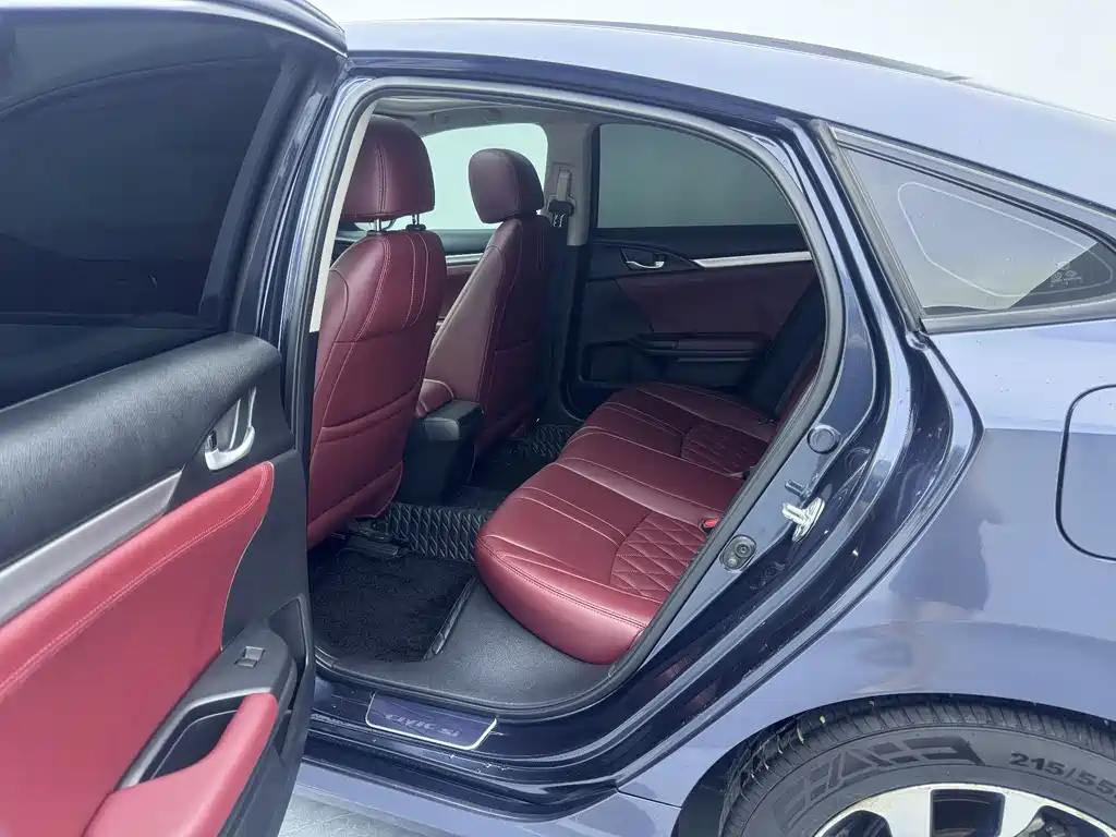 Civic 220 TURBO CVT Luxury