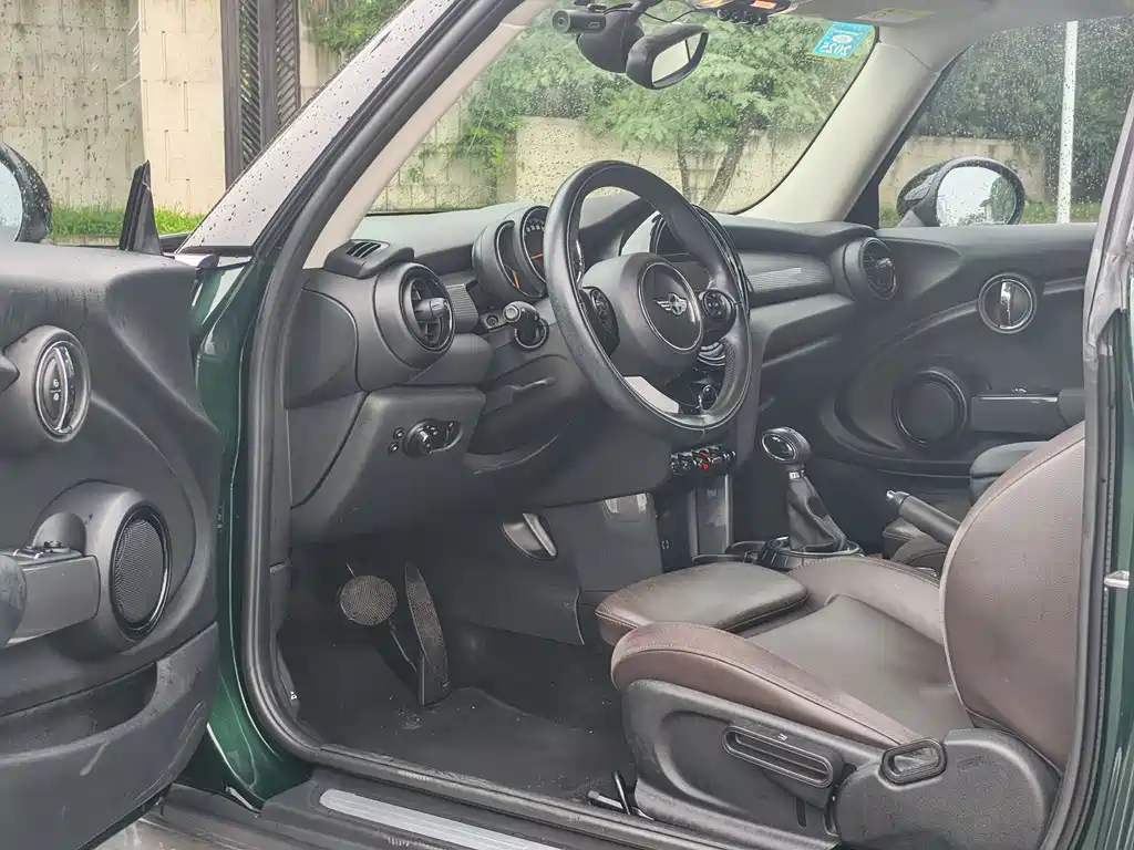 MINI 1.5 T COOPER Pioneer