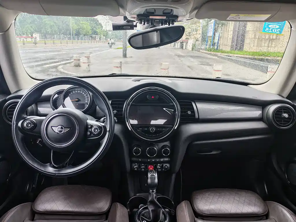 MINI 1.5 T COOPER Pioneer
