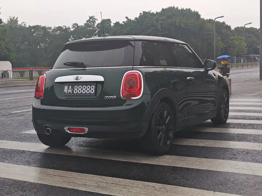 MINI 1.5 T COOPER Pioneer