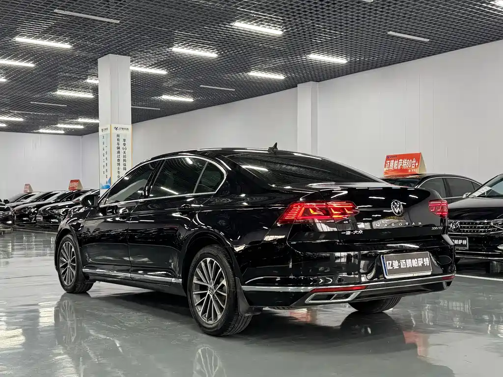 Magotan 330 TSI DSG Luxury