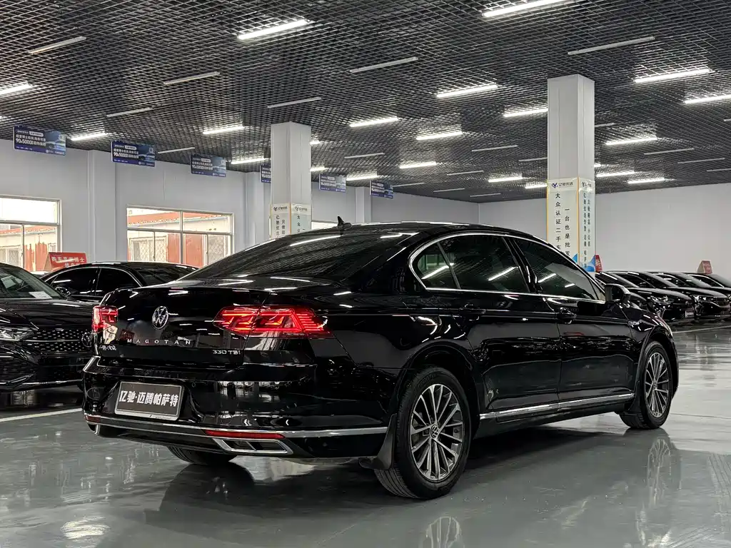 Magotan 330 TSI DSG Luxury
