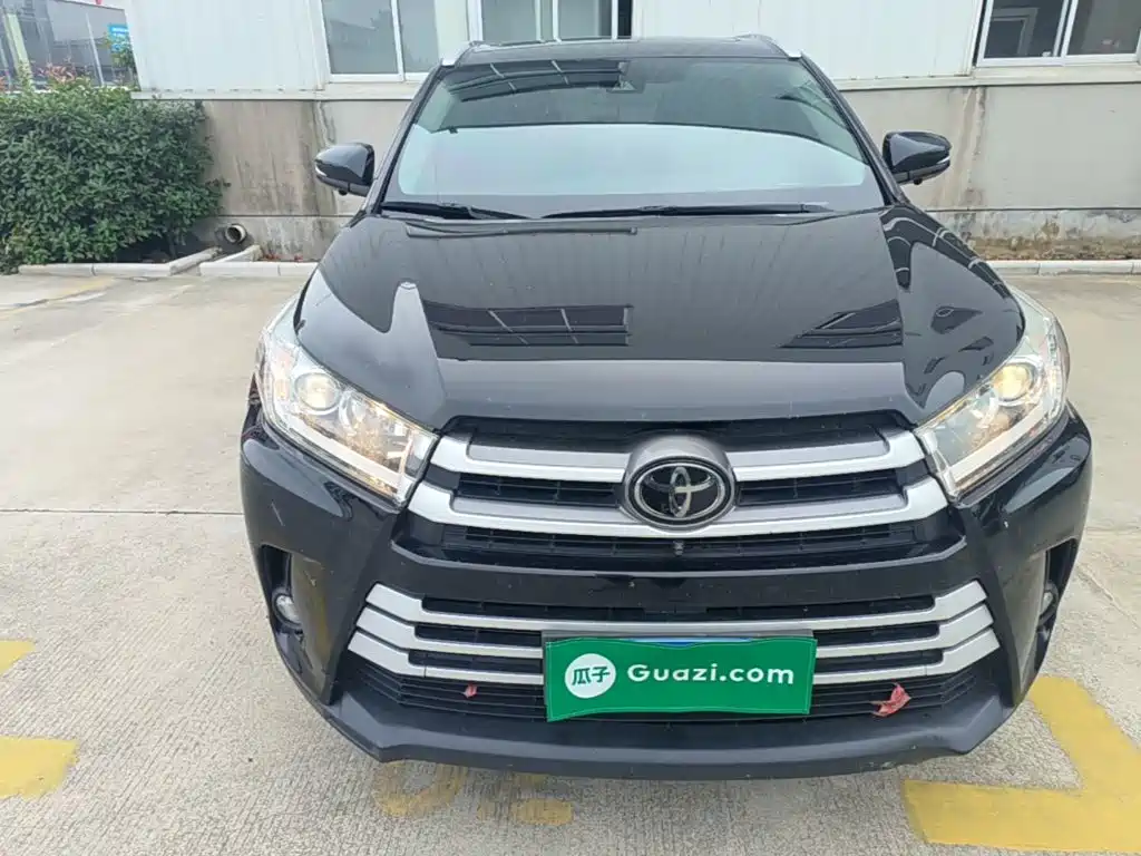 Highlander 2.0 T 4 WD Luxury 7-seat CN-VI