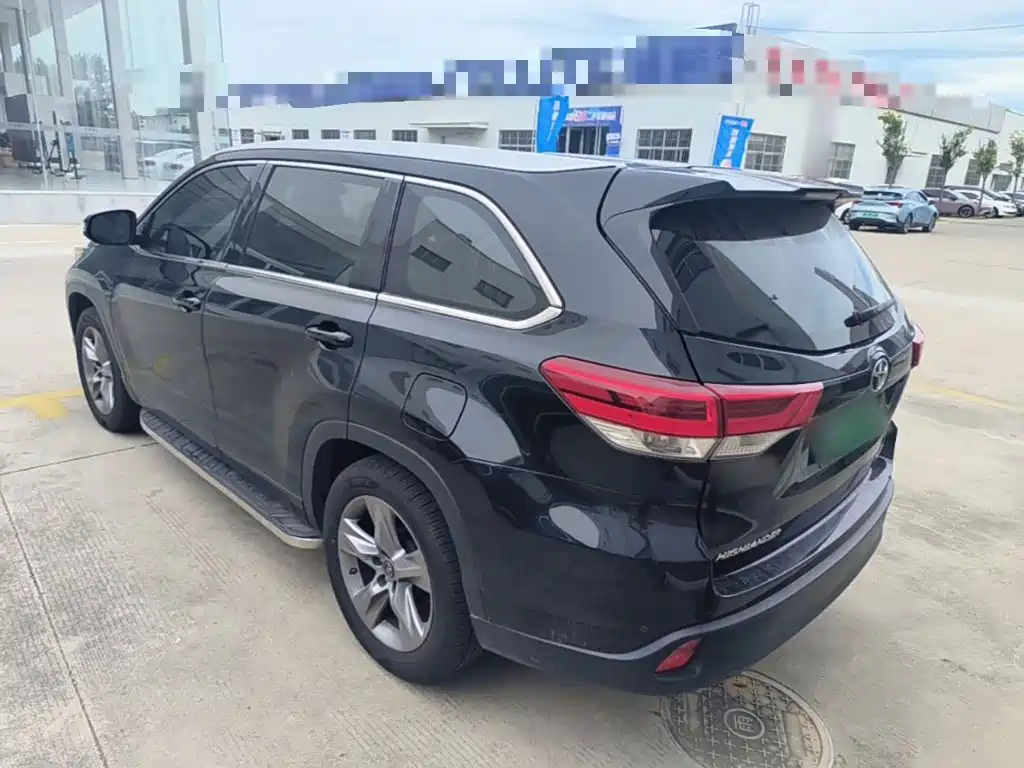 Highlander 2.0 T 4 WD Luxury 7-seat CN-VI