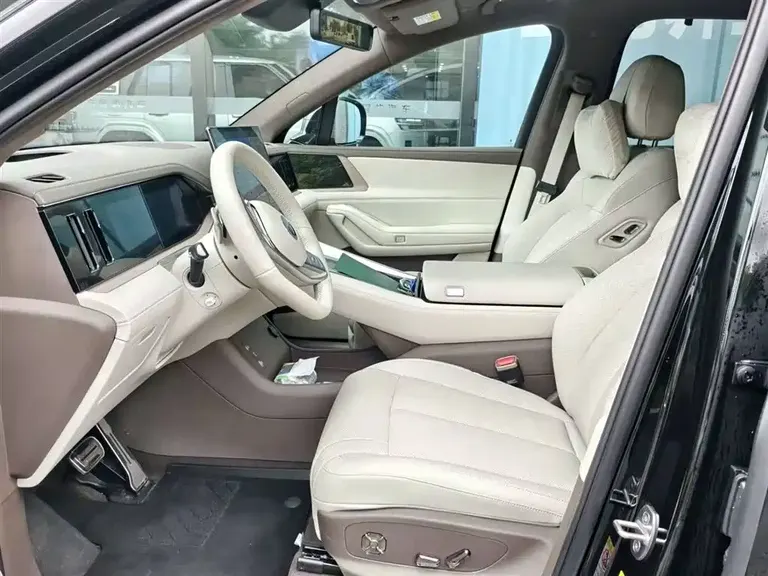 Denza N8 L Flagship
