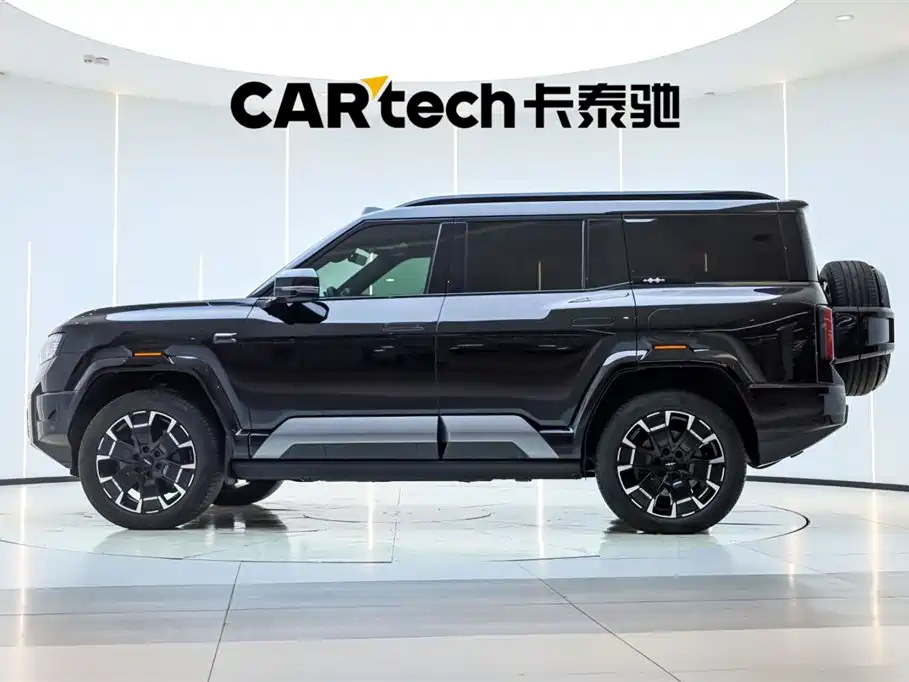 Leopard 8 Brave Flagship 6-seat