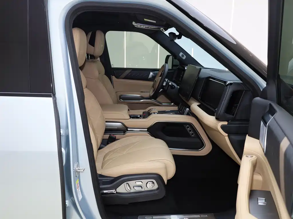 Leopard 8 Brave Flagship 6-seat