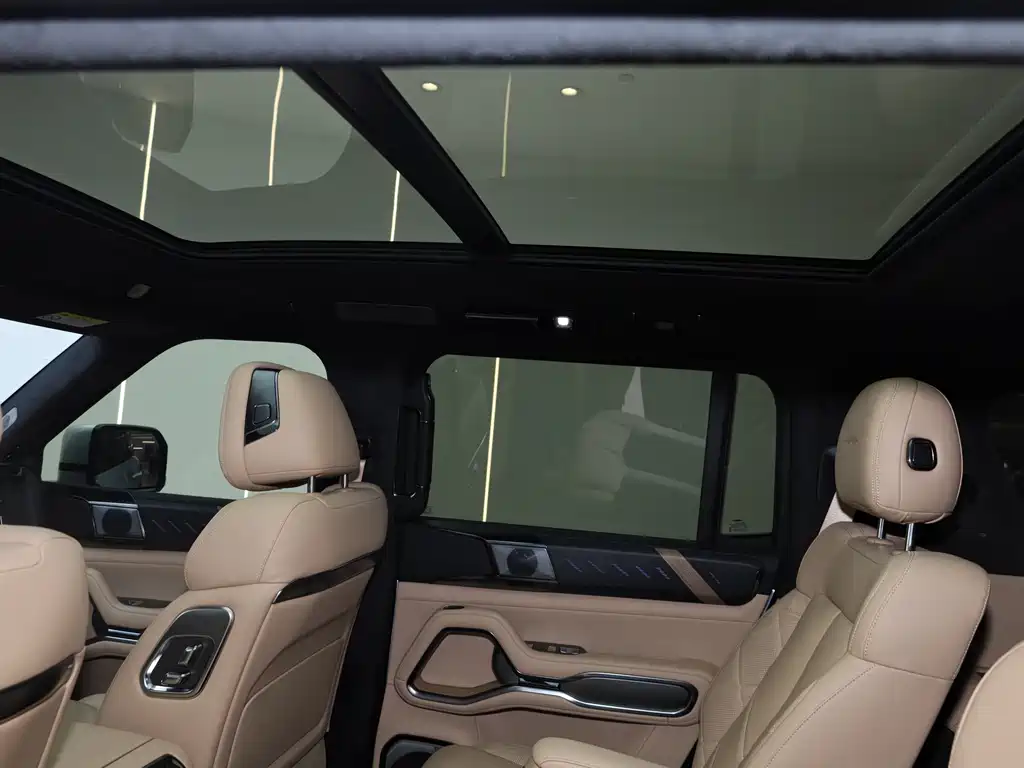Leopard 8 Brave Flagship 6-seat