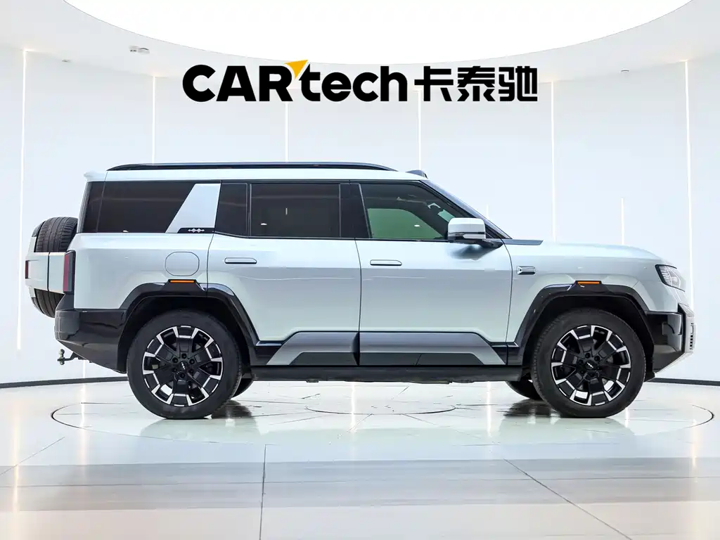 Leopard 8 Brave Flagship 6-seat