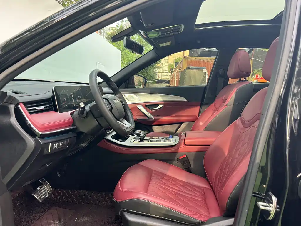 Jetour X70 PLUS 1.5 T DCT Brave PLUS 5-seat