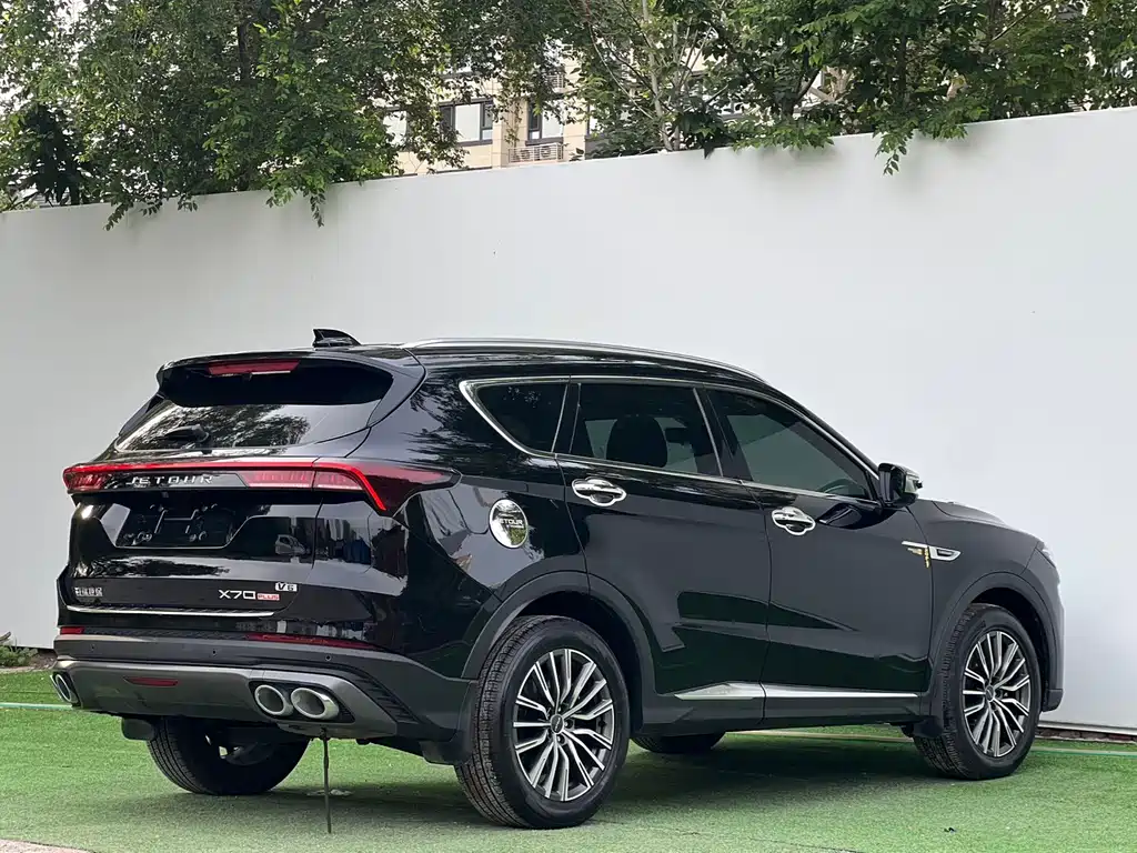 Jetour X70 PLUS 1.5 T DCT Brave PLUS 5-seat