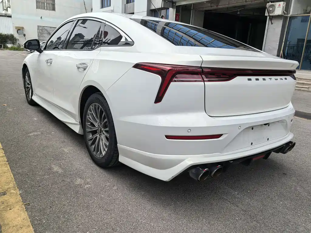 Besturn B70 1.5 T Auto 15 th Anniversary Classic