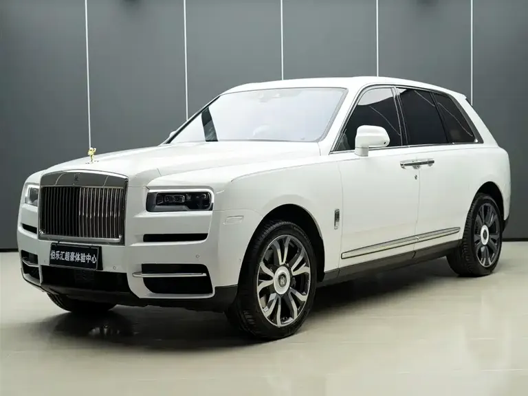 Rolls-Royce Cullinan 4-seat