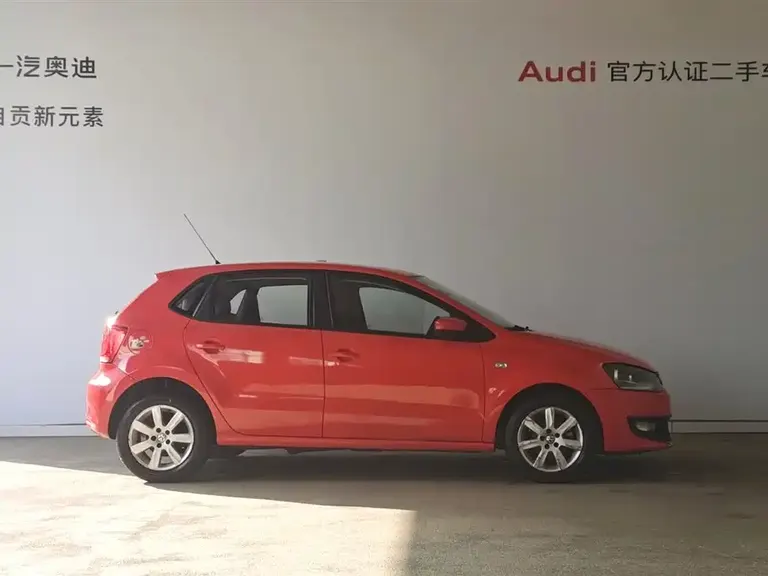 Volkswagen Polo 1.6 L Auto Luxury