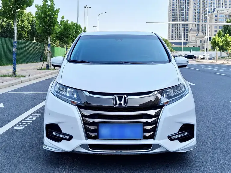 Honda Odyssey 2.0 L Sharp· Smooth Enjoyment
