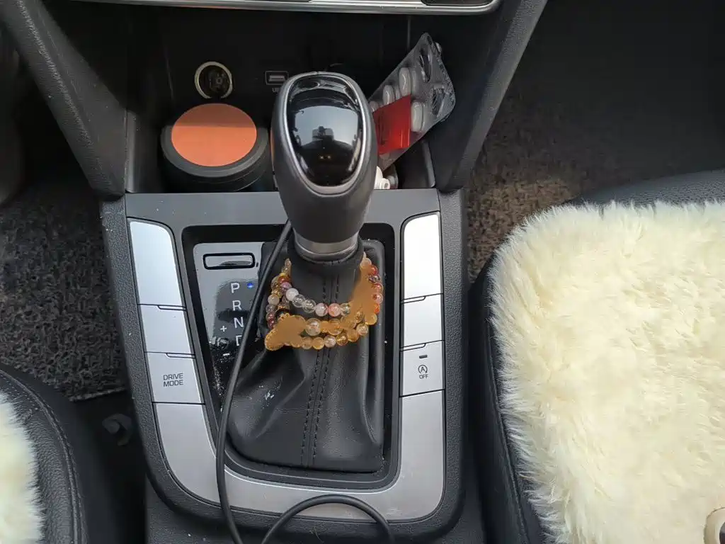 Elantra 1.5 L CVT Smart Dazzle · Elite