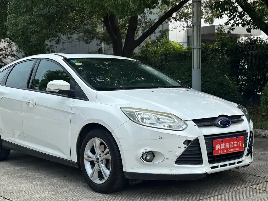 Focus Hatchback 1.6 L Auto Style
