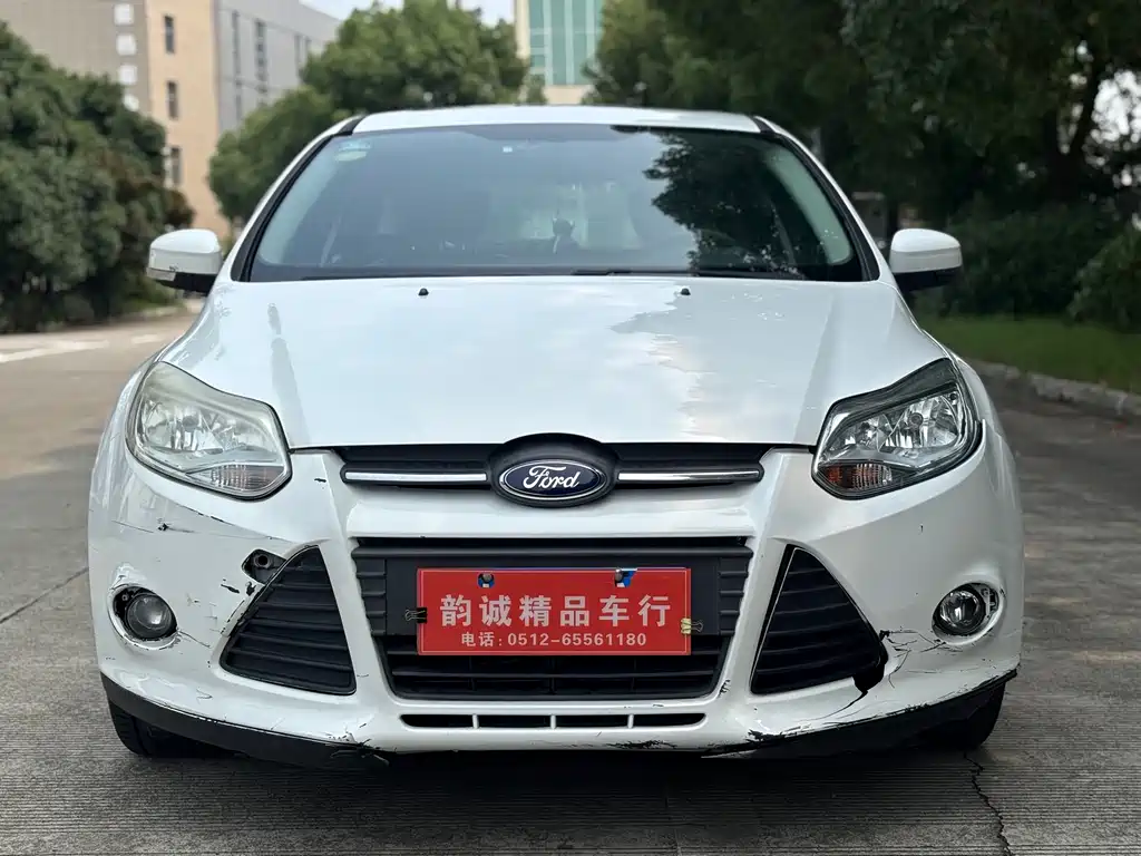 Focus Hatchback 1.6 L Auto Style