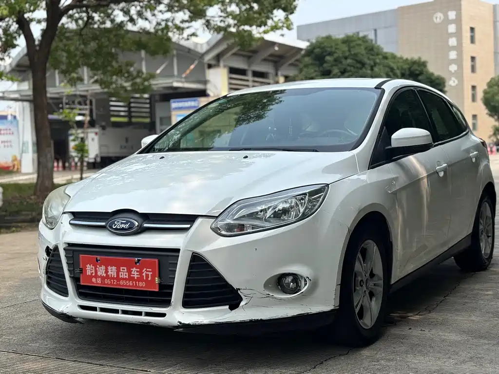 Focus Hatchback 1.6 L Auto Style