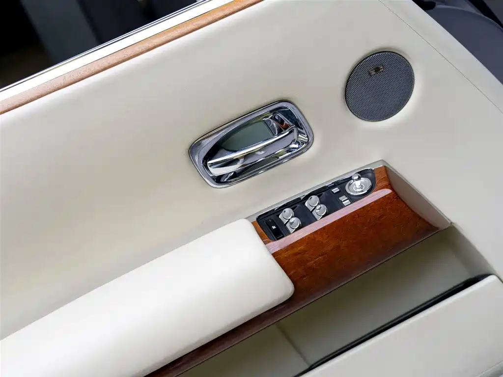 Phantom 6.7 L Softtop Convertible
