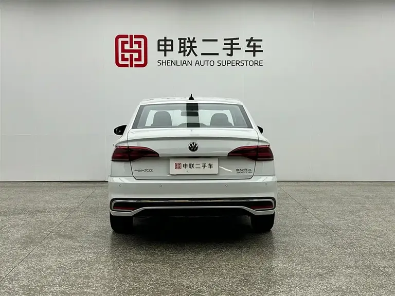 Volkswagen Bora 200 TSI DSG Smooth Travel