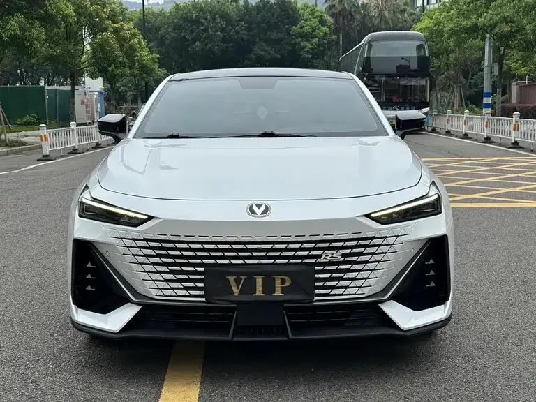 Changan UNI-V 1.5 T Distinguished